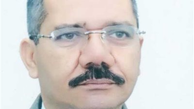 الشاعر محمد الشحات يغرد بثلاثة دواوين بمعرض الكتاب