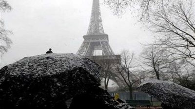 إغلاق برج إيفل بسبب تساقط الثلوج في فرنسا