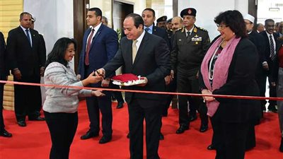 الرئيس السيسي يفتتح 