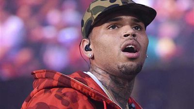 اعتقال المغني الأمريكي 