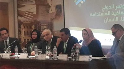 الفنون التشكيلية والتنمية الثقافية بالأعلى للثقافة