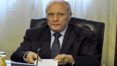 3 وزراء يبحثون في 