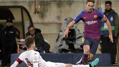 استبعاد دينيس سواريز من قائمة برشلونة لمباراة إشبيلية في الكأس