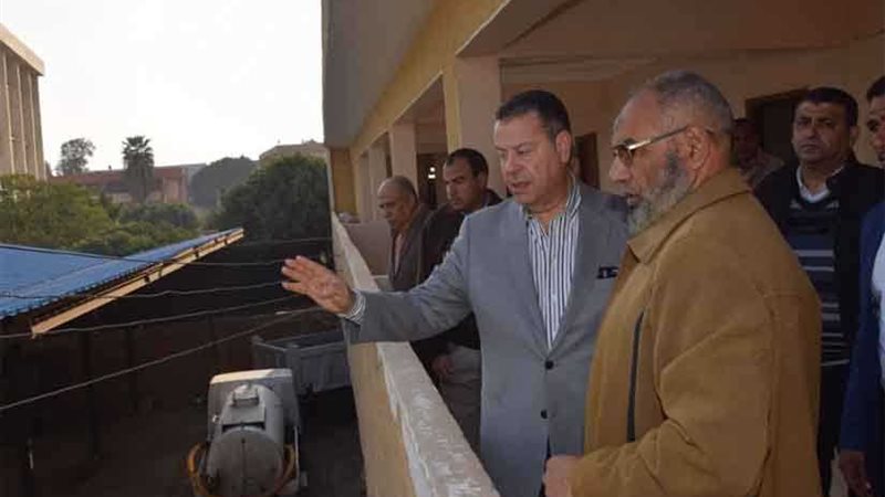 محافظ بني سويف يفاجئ