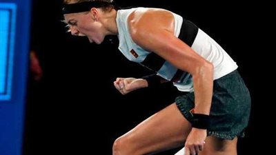 كفيتوفا تهزم كولينز والحرارة.. وتبلغ نهائي 