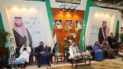 السفير السعودي بمصر: الحراك الثقافي بالمملكة يتسق مع رؤية 2030