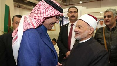 رئيس مجمع اللغة العربية في ضيافة الجناح السعودي بمعرض الكتاب