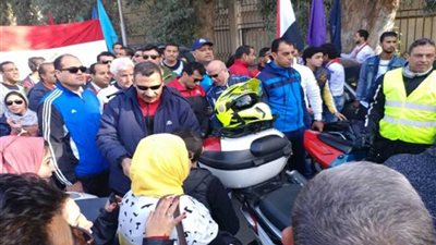 وزير الشباب والرياضة يقود ماراثون للجري من أمام مركز شباب الجزيرة