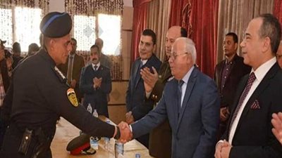 محافظ بورسعيد يكرم الضباط والجنود المتميزين بمناسبة عيد الشرطة