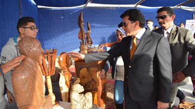 أشرف صبحي يتفقد ملتقى التوظيف ومعرضا لذوي القدرات الخاصة