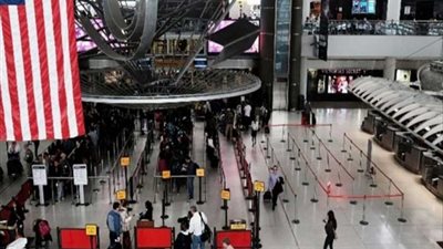 ارتباك في ثلاثة مطارات أمريكية وتأخر الرحلات بسبب ترامب