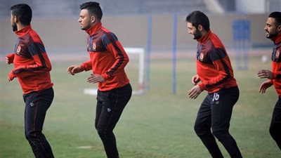 الأهلي يسعى للقمة على حساب المقاصة