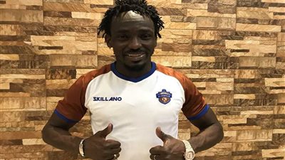 الكوكب السعودي يضم لاعب المصري 