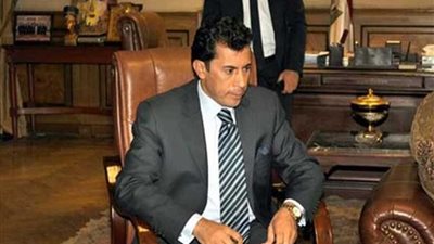 وزير الرياضة يتابع الأعمال باستاد القاهرة