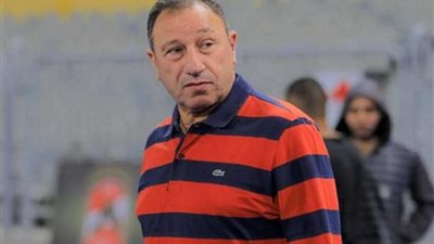 الخطيب يساند لاعبي الأهلي في مران اليوم