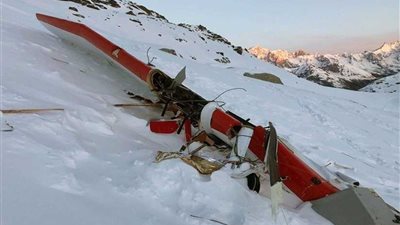 ارتفاع ضحايا التصادم فوق جبال الألب إلى 7 قتلى