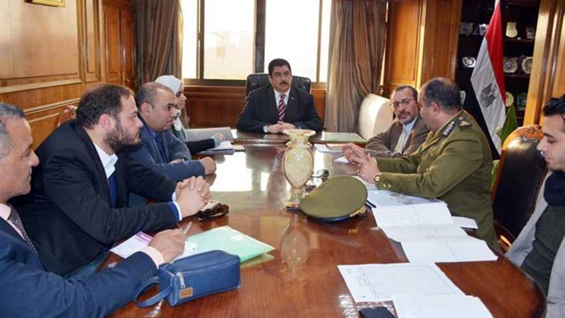 محافظ القليوبية يبحث