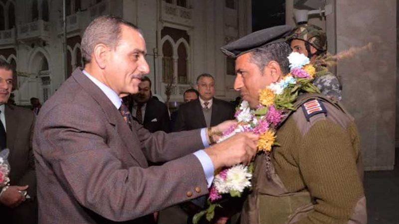 توزيع باقات الورود