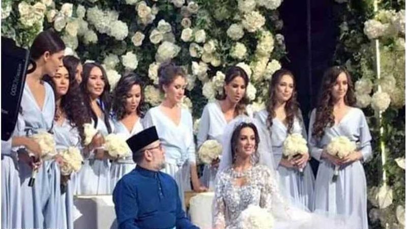 بعد تنازله عن العرش