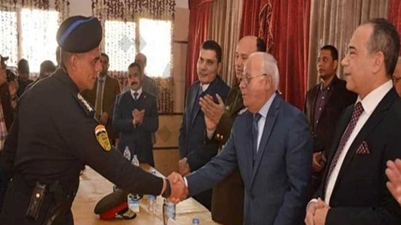 محافظ بورسعيد يكرم