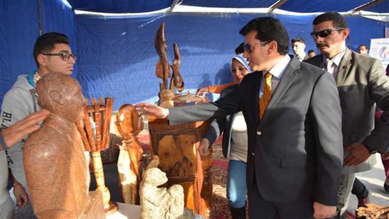 أشرف صبحي يتفقد ملتقى