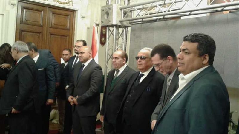 الوفد يكرم الأفضل