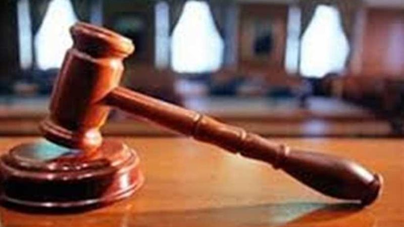 المشدد 10 سنوات لأربعة