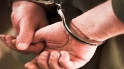 القبض على عاطلين بحوزتهما فردي خرطوش وحشيش