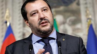 وزير الداخلية الإيطالي: سنقاضي سفينة الإنقاذ الهولندية