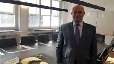 سفير مصر في سويسرا يبحث مع رموز الجالية سبل نهضة الوطن