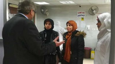 طب بنها يبحث تفعيل العمليات الموحدة بالمستشفيات الجامعية