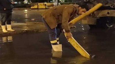 شفط تجمعات مياه الأمطار بالإسكندرية