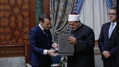 ماكرون لشيخ الأزهر: نريد تدريب أئمتنا بالأزهر ضمانًا للاستقرار