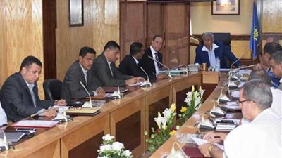 محافظ أسوان يتابع الاستعدادات لإعلان 