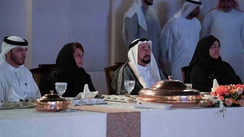 حاكم الشارقة يشهد