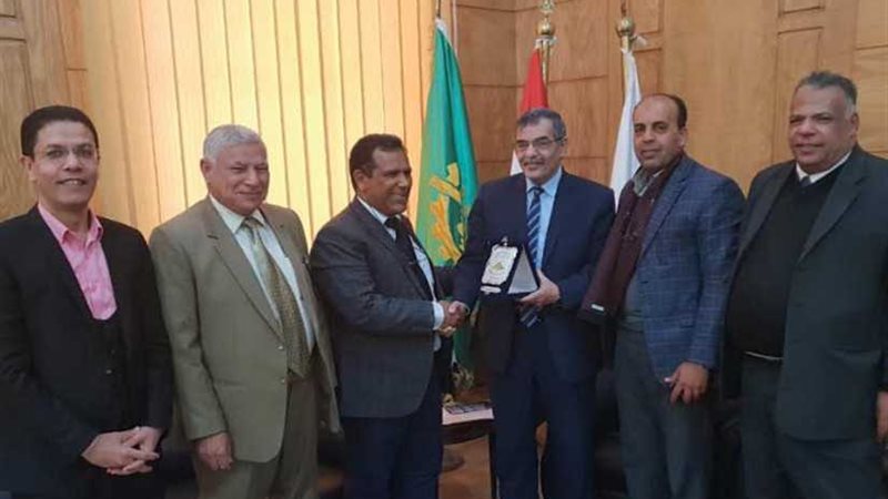 جامعة بنها تبحث سبل