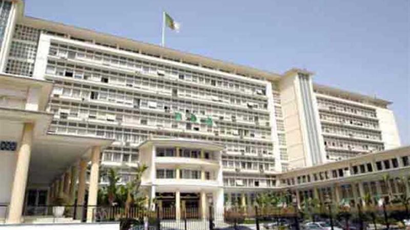 الجزائر: 139 مرشحا