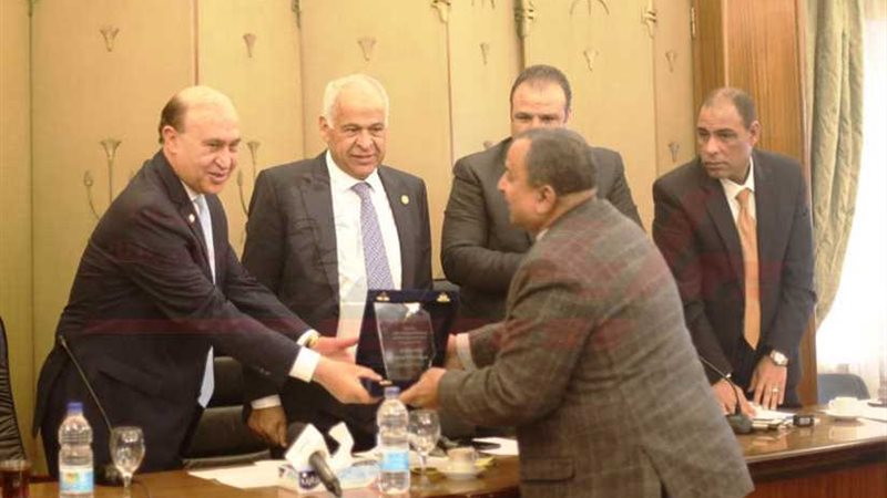 مميش: الرئيس طالبنا