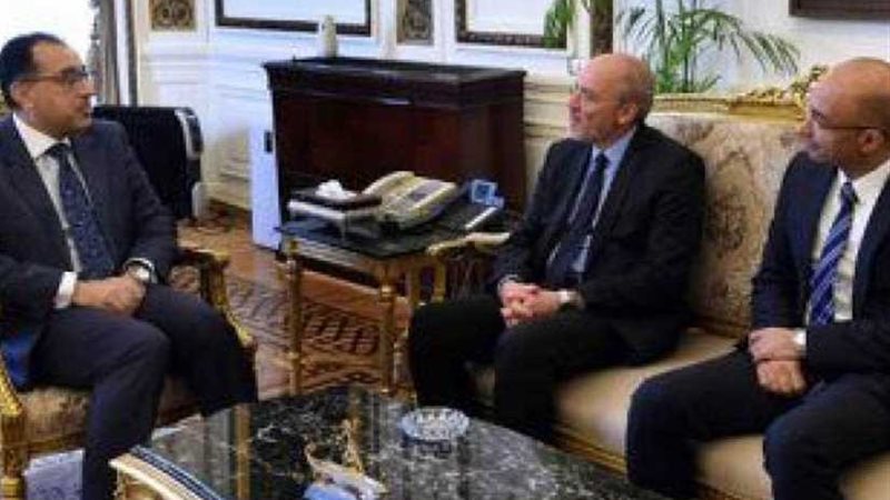 رئيس الوزراء يبحث