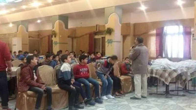 فقرات فنية وهدايا