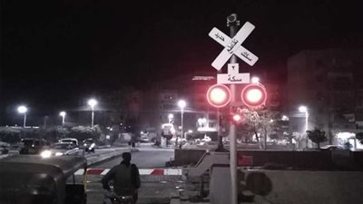 السكك الحديد تطور مزلقان أبو قرقاص للعمل أوتوماتيكيًا لسلامة المواطنين