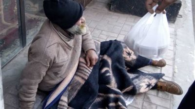 إنقاذ 35 شخصًا بلا مأوى وإيداع 4 حالات منهم بالمؤسسات الاجتماعية بالبحيرة