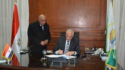 بنسبة نجاح 71.23 محافظ الجيزة يعتمد نتيجة الشهادة الإعدادية