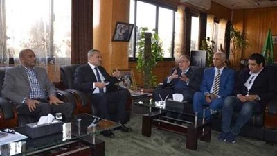 عثمان وكردي يتابعان استعدادات الإسماعيلية لاستضافة 