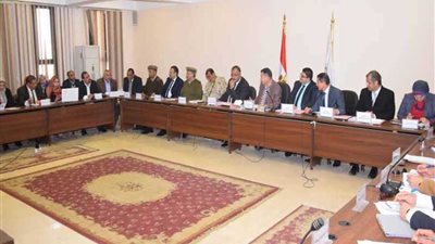 دهان واجهات المباني وإزالة المنشآت الخطرة ببنى سويف