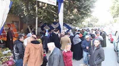 مستقبل وطن المعادي ينظم منفذا لبيع السلع الغذائية والخضراوات بأسعار مخفضة