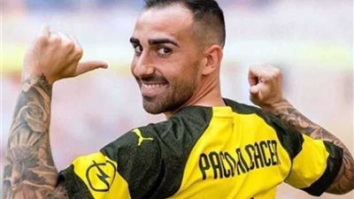 برشلونة يعلن رحيل مهاجمه باكو ألكاسير