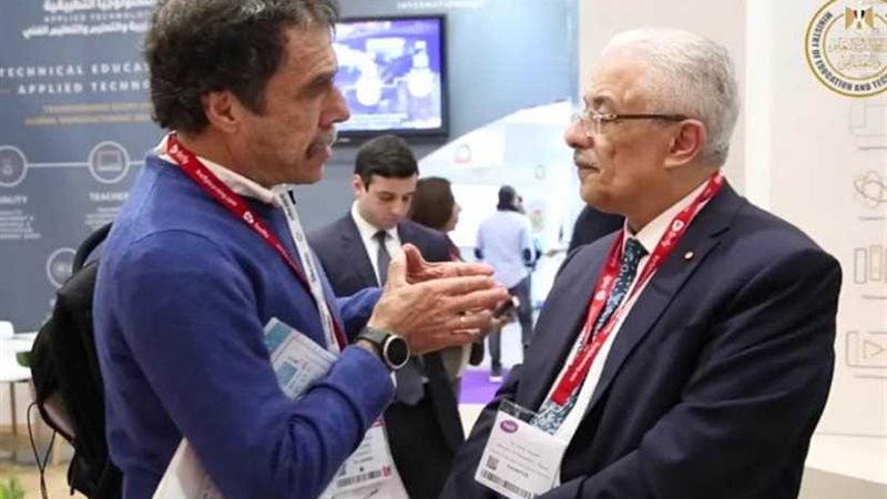 شوقي يستعرض التجربة