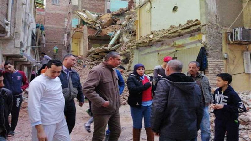 سقوط أجزاء من عقار