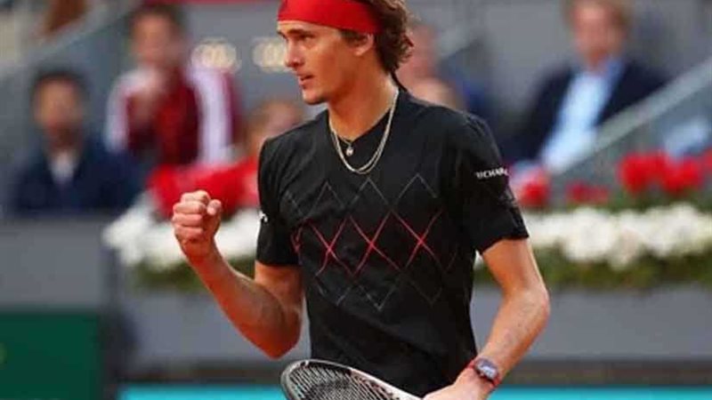 زفيريف يقود الفريق